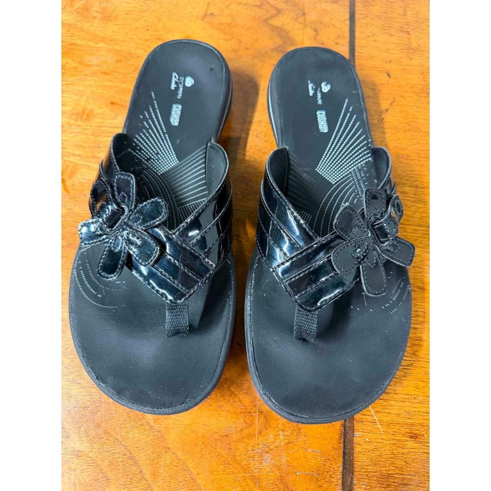 Clarks Women 7.5 Black Step Propel Flip Flop Sandal Croc Patent Flower Cushion